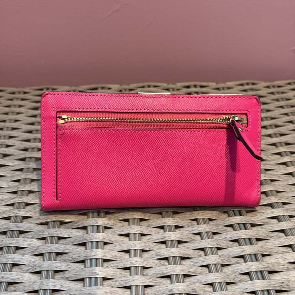 Kate Spade 12 Card Fuchsia Leather Wallet with ID Slot - Picture 3 of 4
